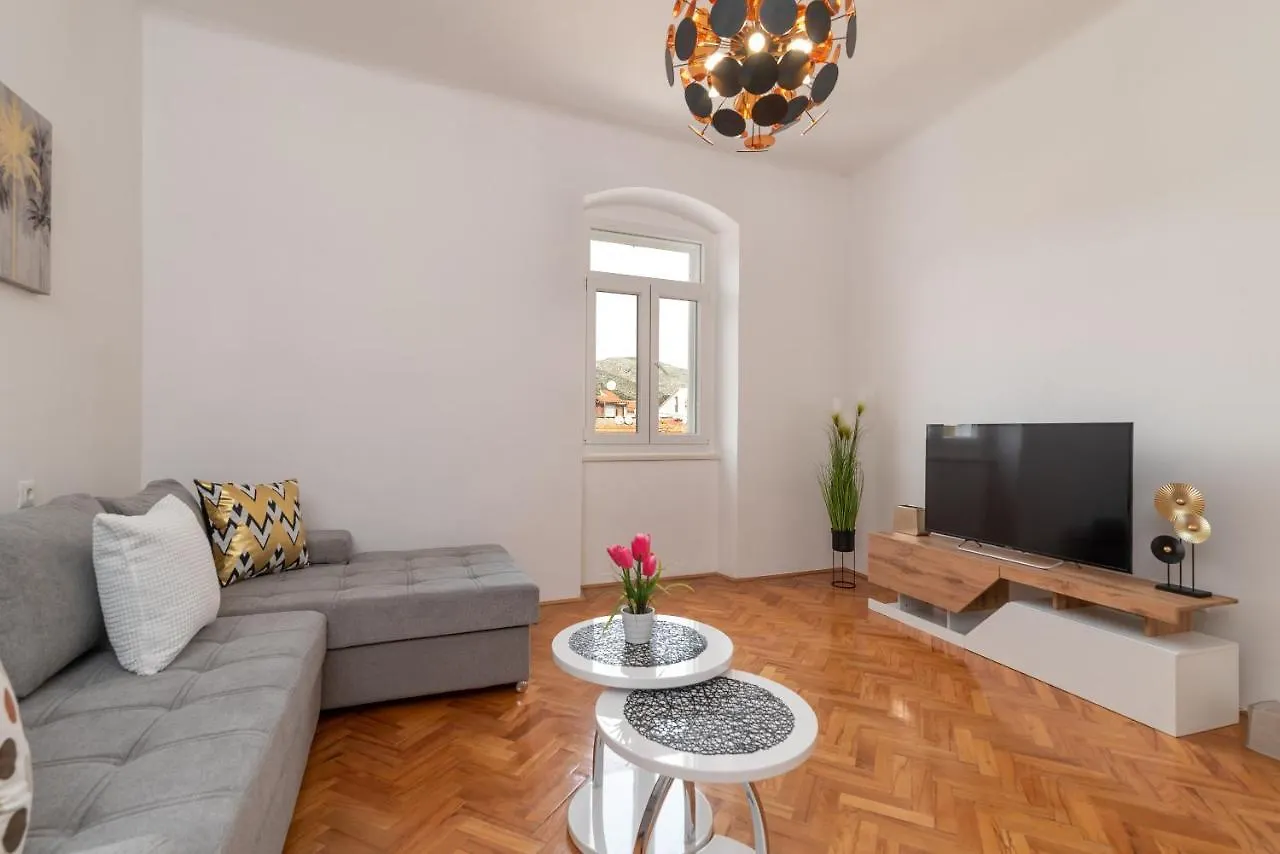 Apartment Silvia Trogir