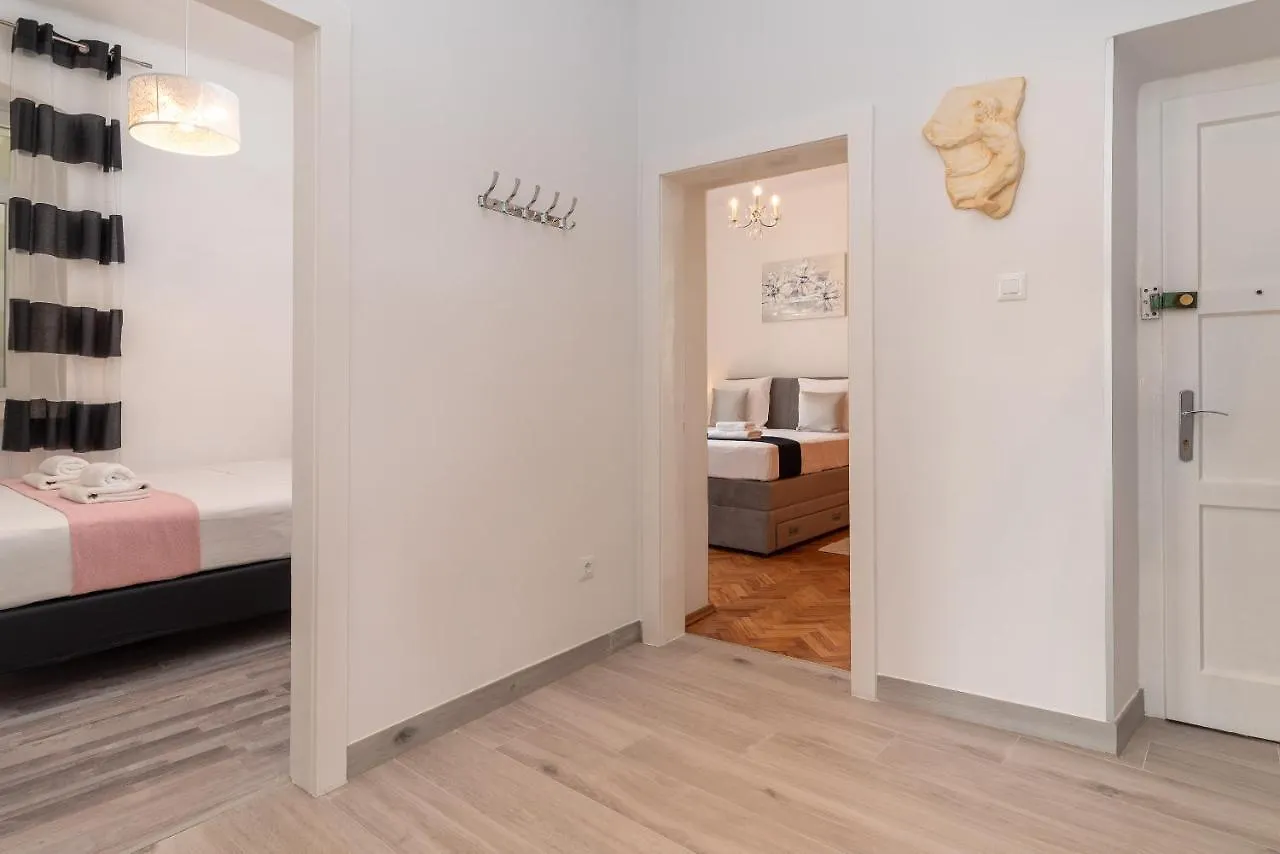 Apartment Silvia Trogir